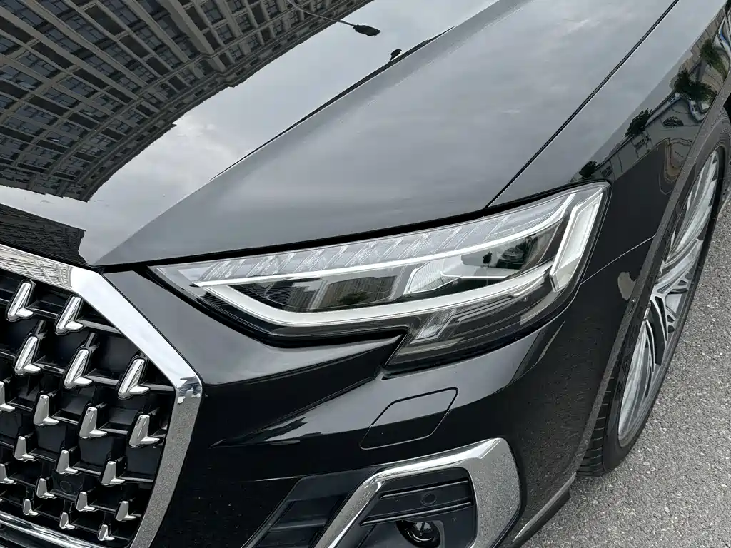 Audi A8 — фото 3