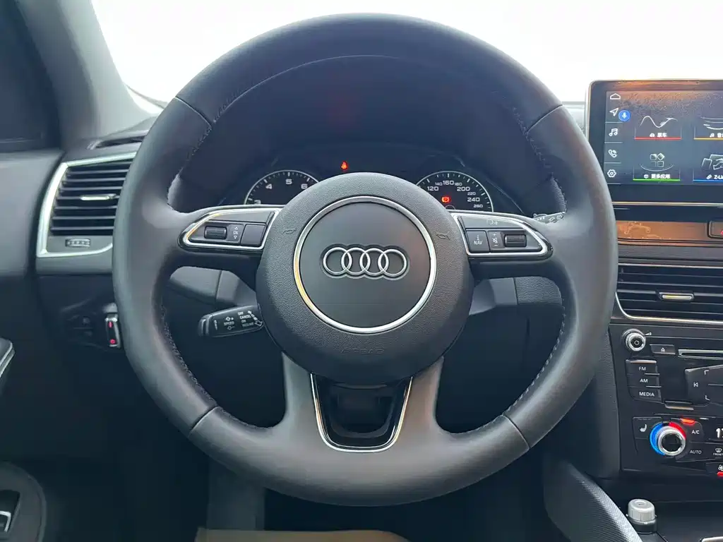 Audi Q5 — фото 17