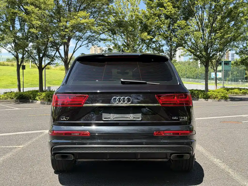 Audi Q7 — фото 13