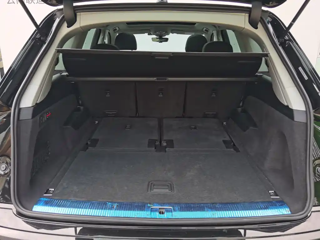 Audi Q7 — фото 10