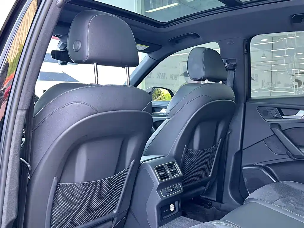 Audi Q5L Sportback — фото 14