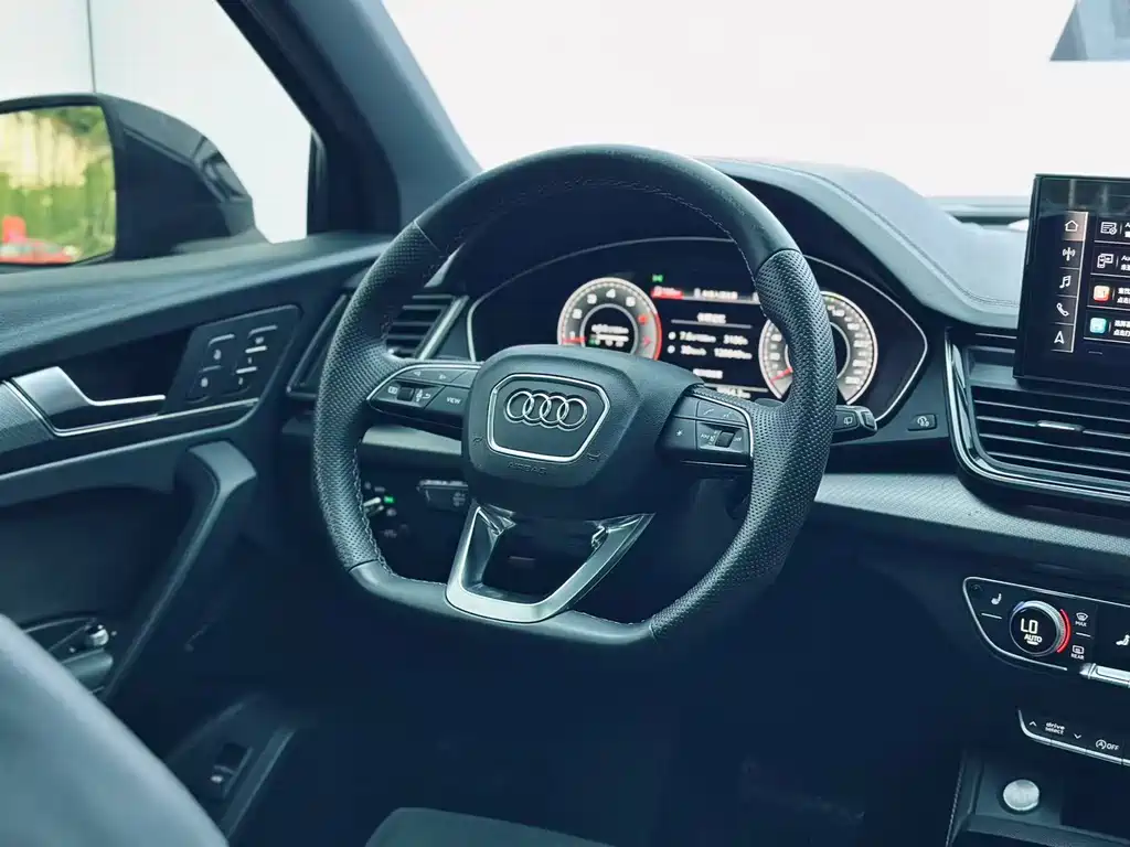 Audi Q5L Sportback — фото 17
