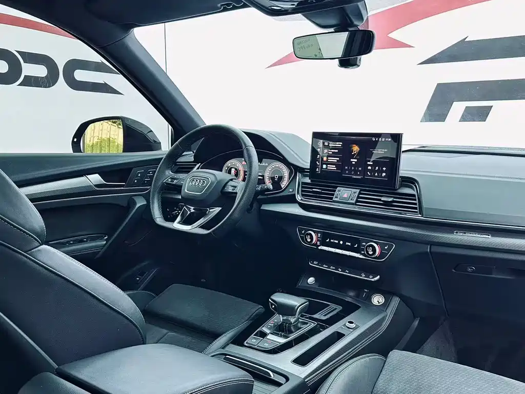 Audi Q5L Sportback — фото 20