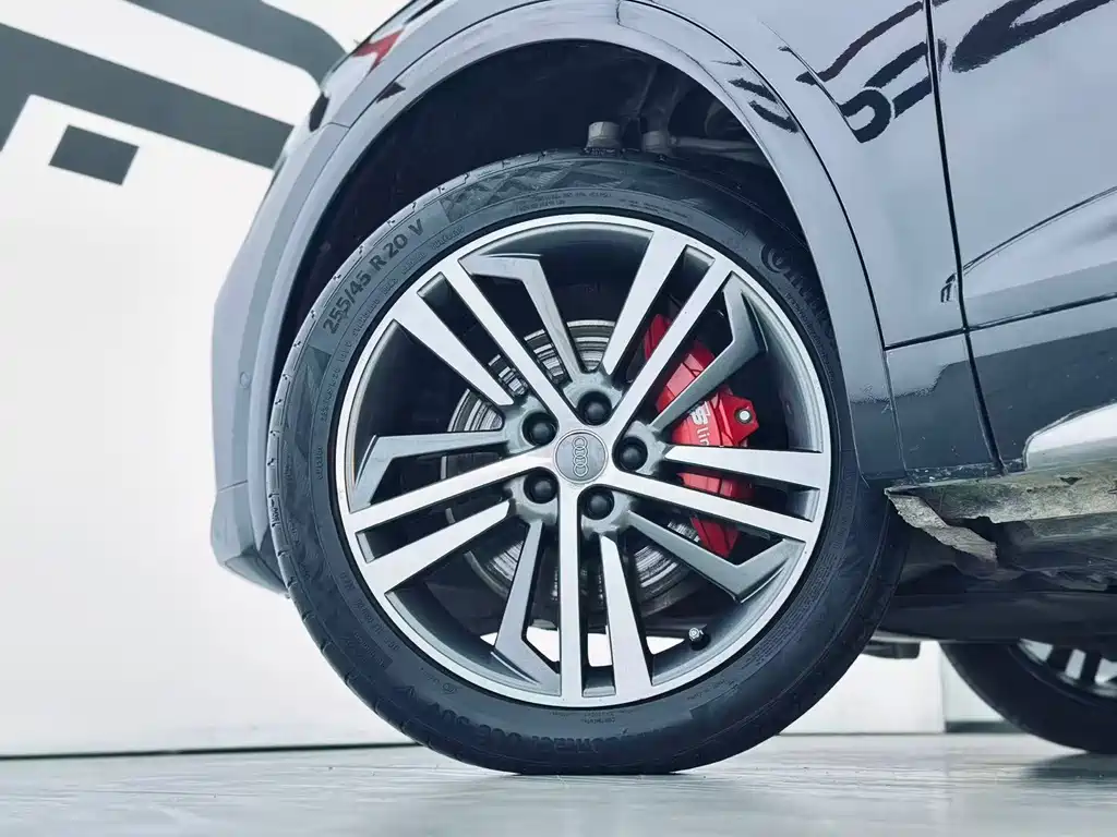 Audi Q5L Sportback — фото 22