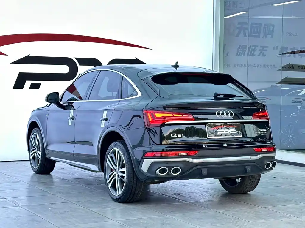 Audi Q5L Sportback — фото 24