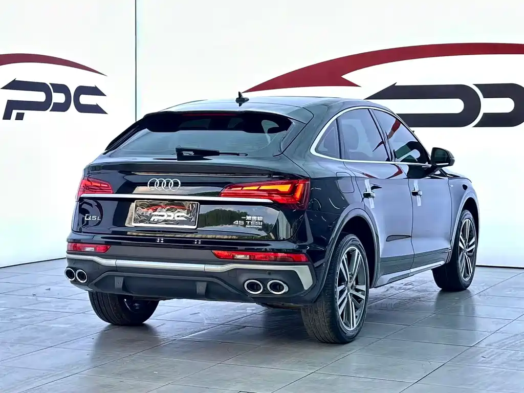 Audi Q5L Sportback — фото 25