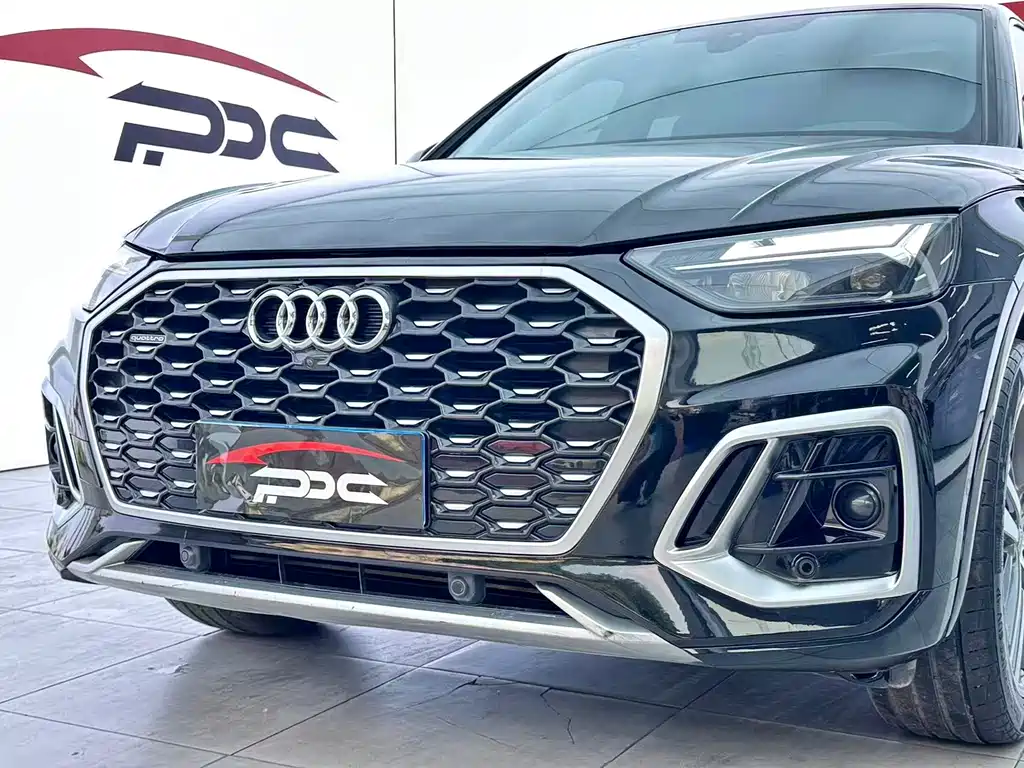 Audi Q5L Sportback — фото 4
