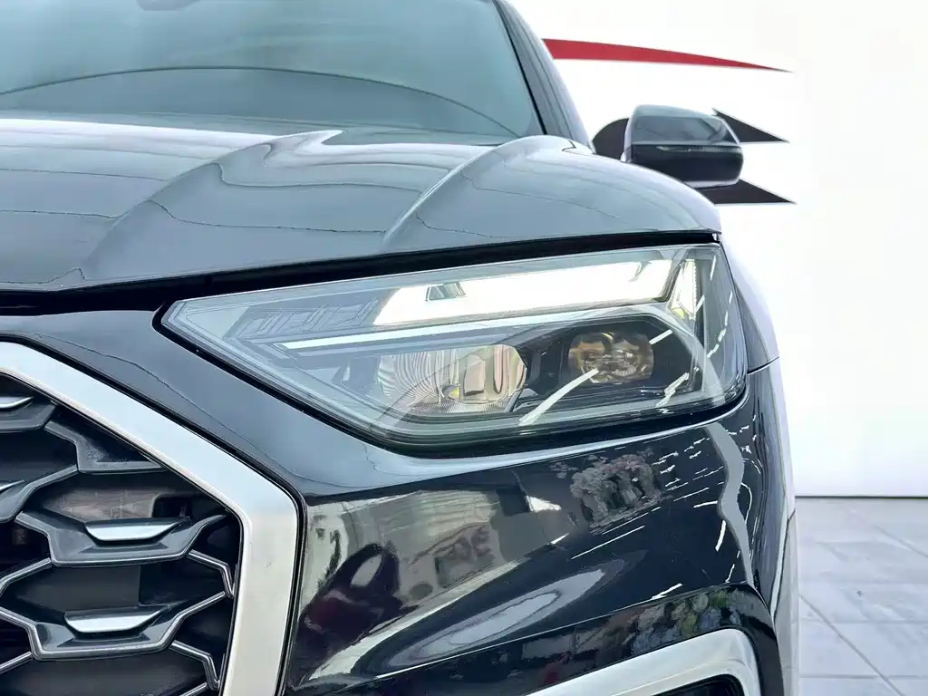 Audi Q5L Sportback — фото 5