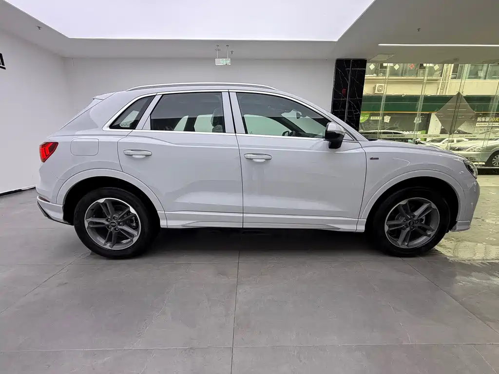 Audi Q3 — фото 20