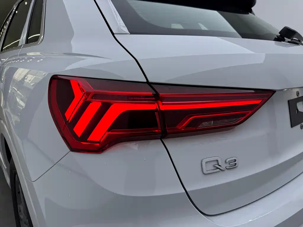Audi Q3 — фото 23