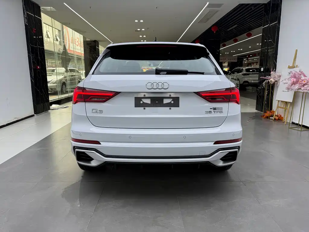 Audi Q3 — фото 26
