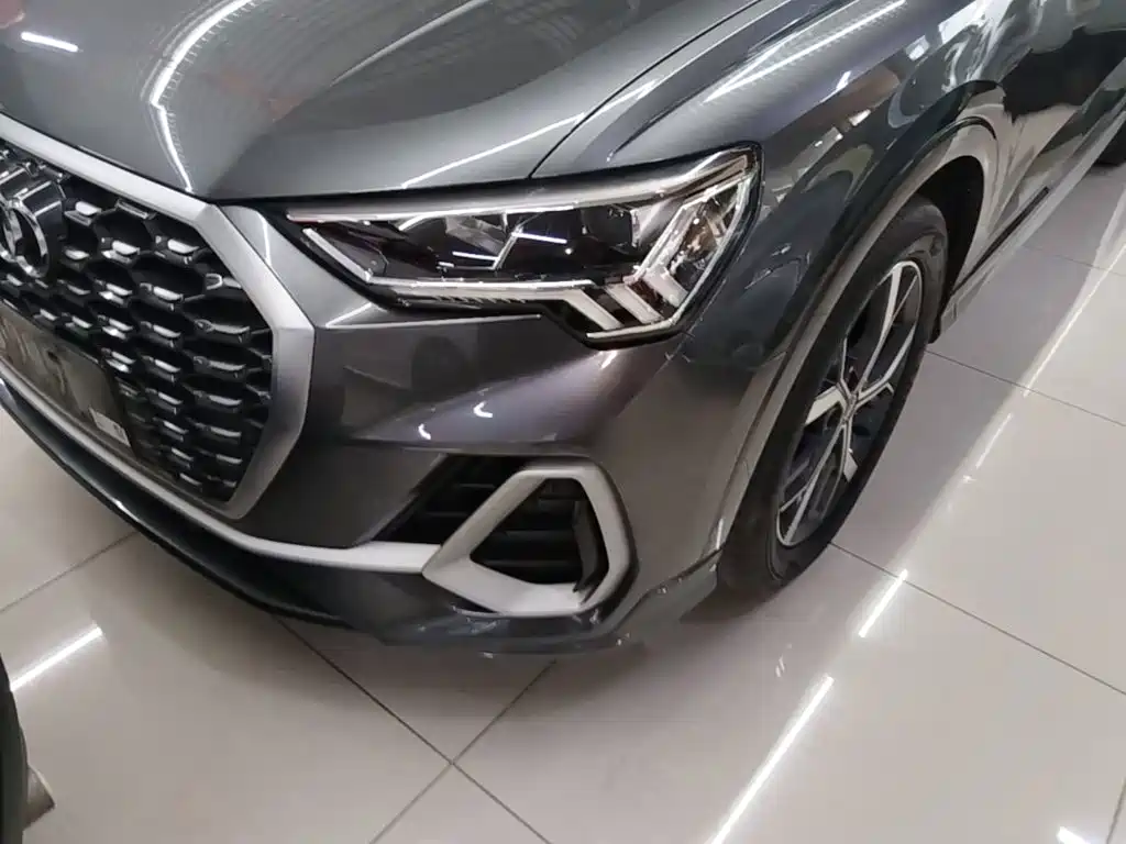 Audi Q3 Sportback — фото 18