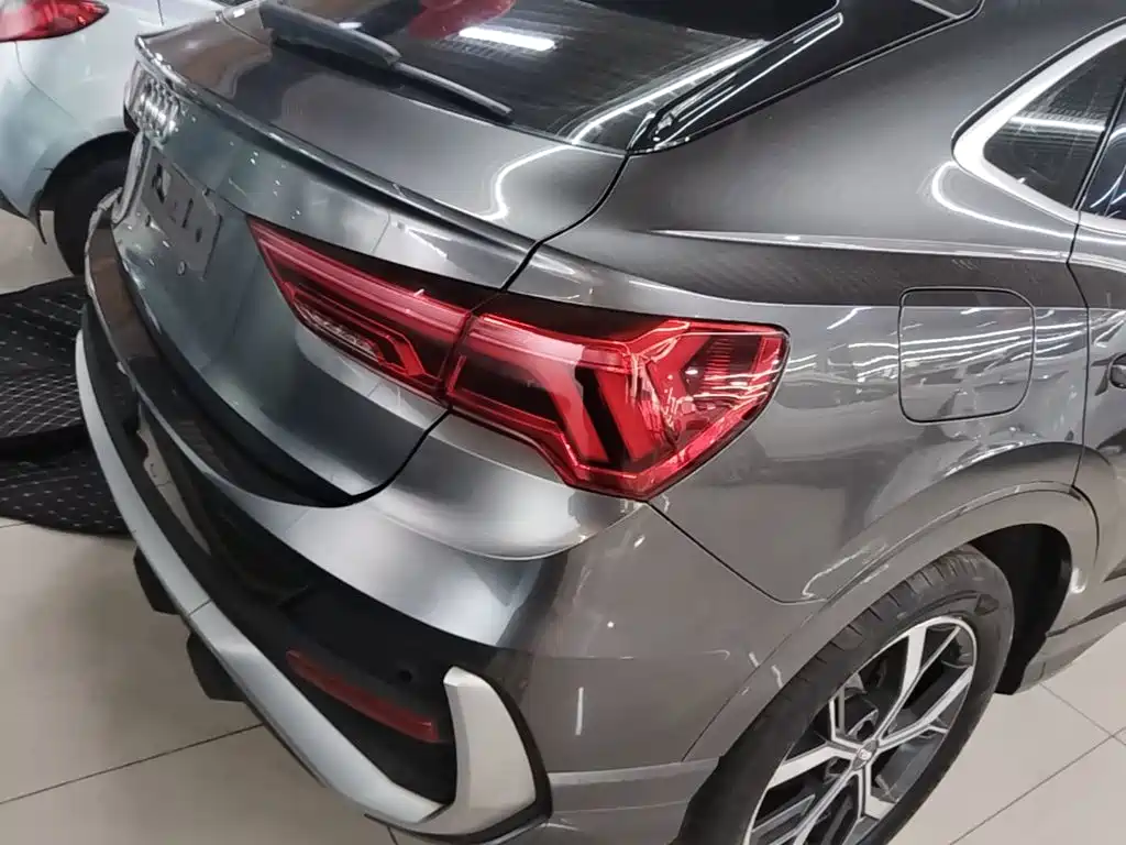 Audi Q3 Sportback — фото 24