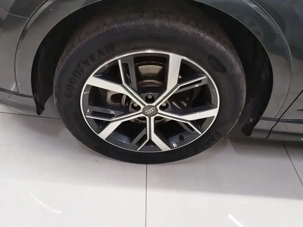 Audi Q3 Sportback — фото 25