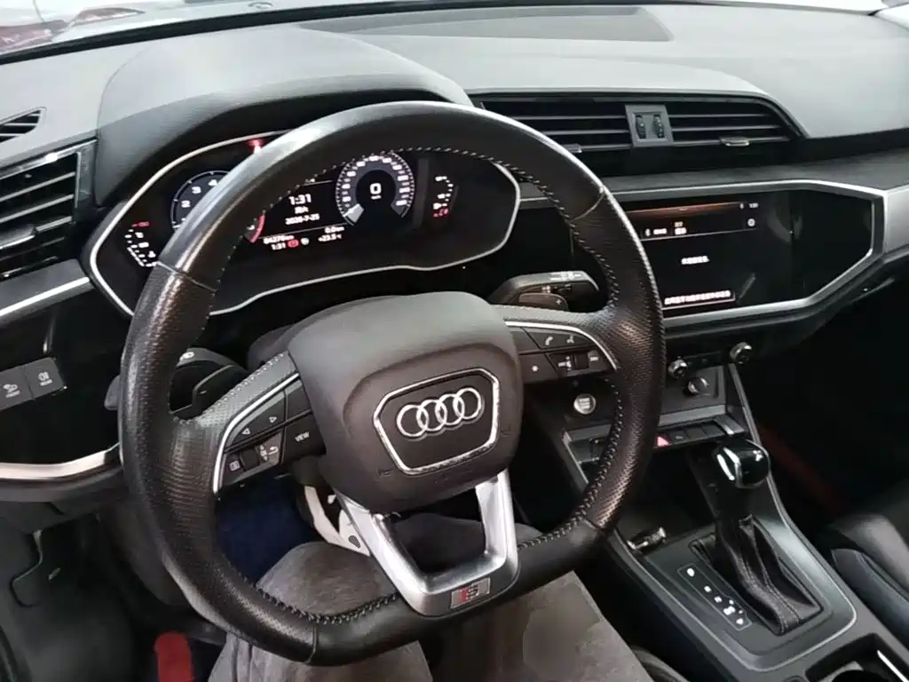 Audi Q3 Sportback — фото 6