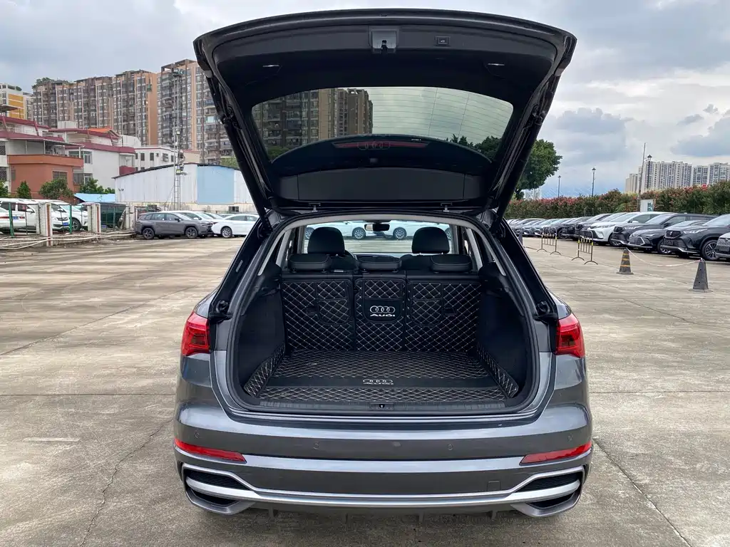 Audi Q3 — фото 20