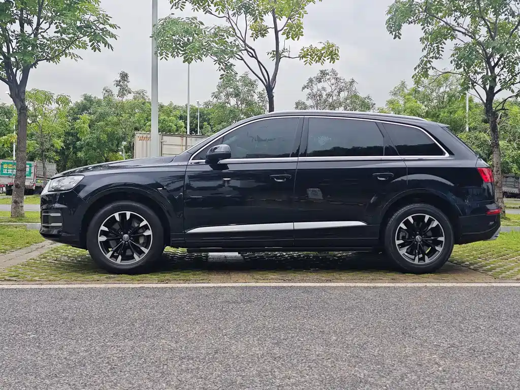 Audi Q7 — фото 3