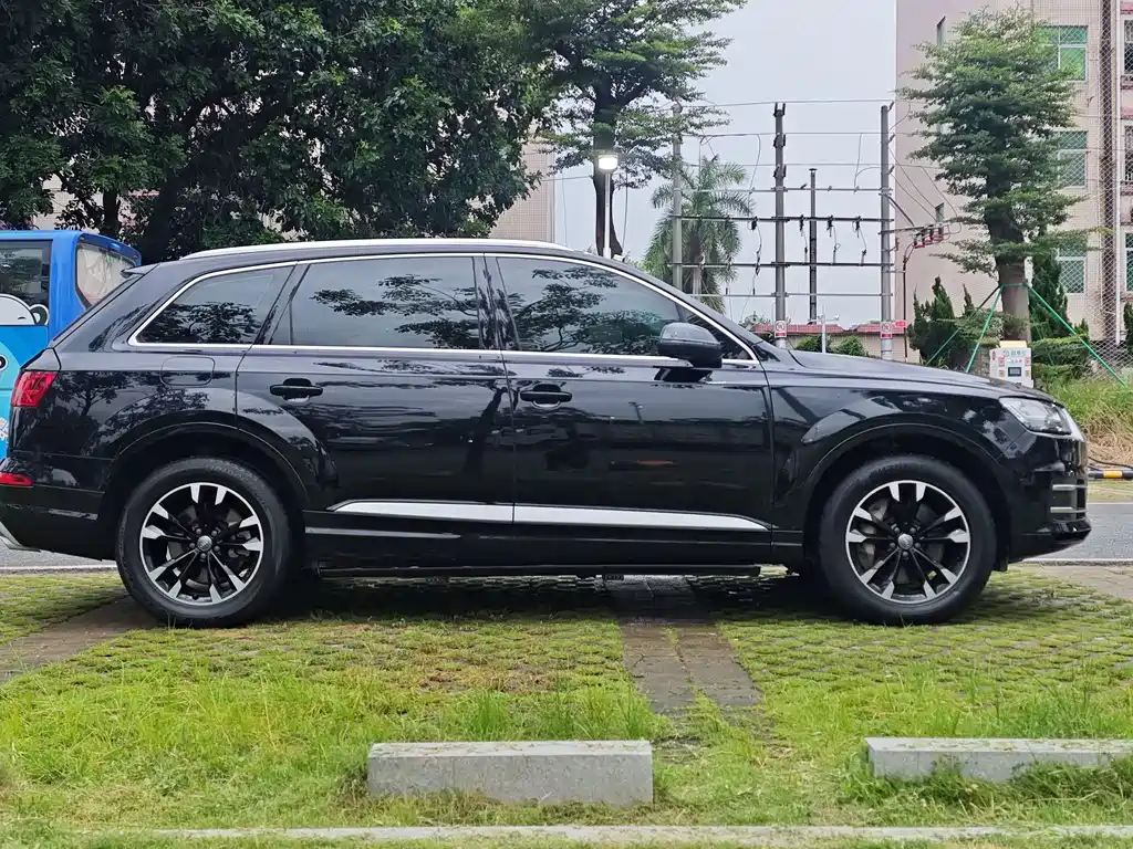 Audi Q7 — фото 4