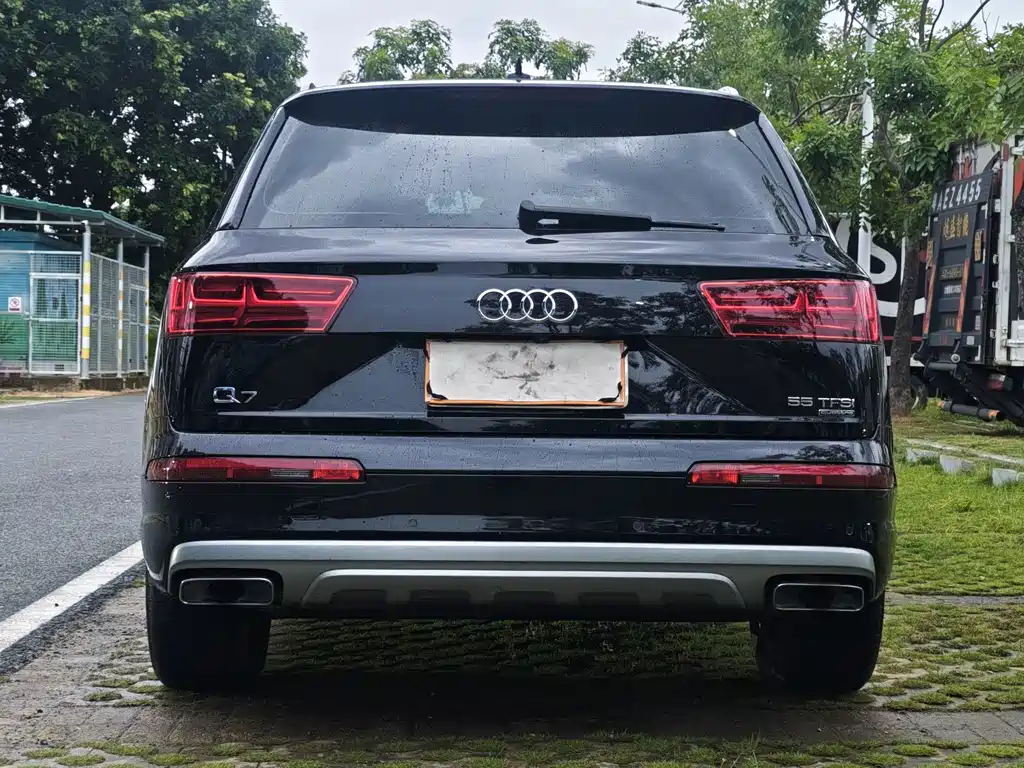 Audi Q7 — фото 8