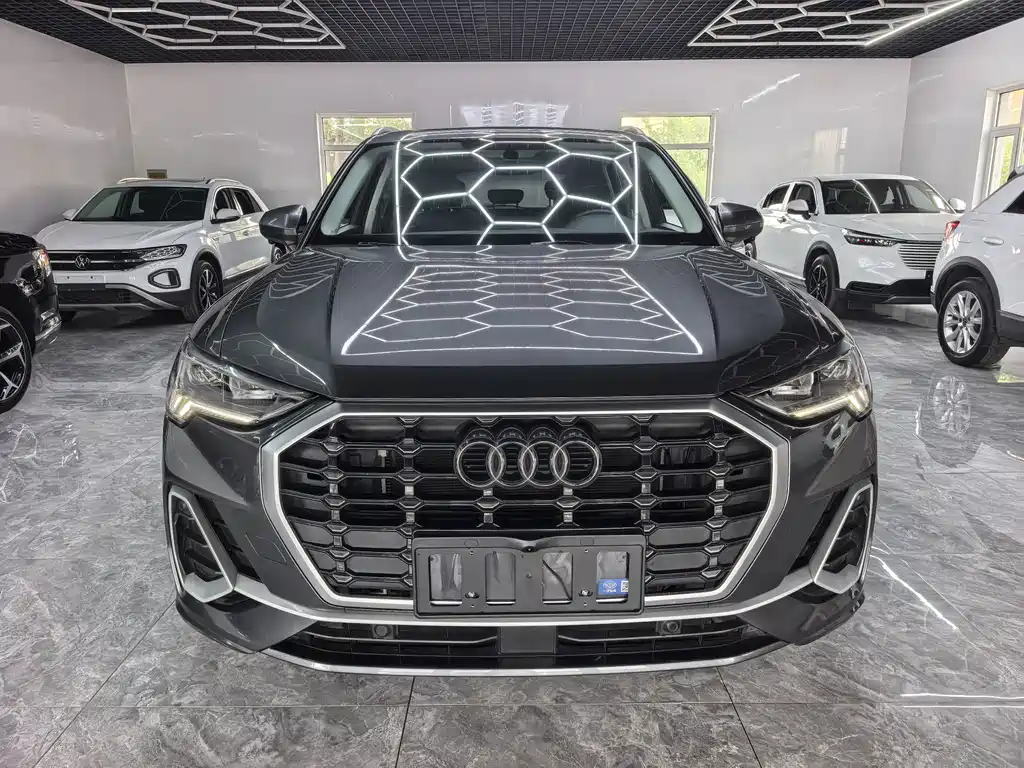 Audi Q3 — фото 2