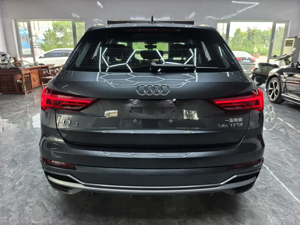 Audi Q3 — фото 6