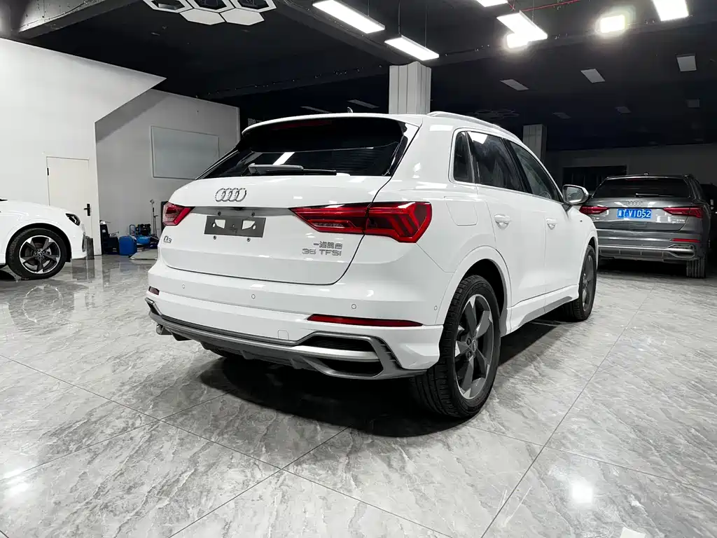 Audi Q3 — фото 6