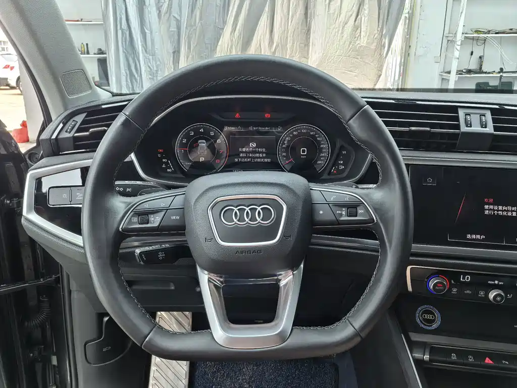 Audi Q3 — фото 10