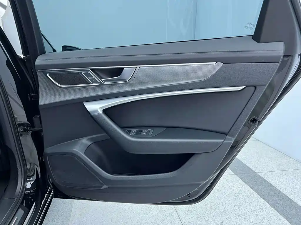 Audi A6L New Energy — фото 9