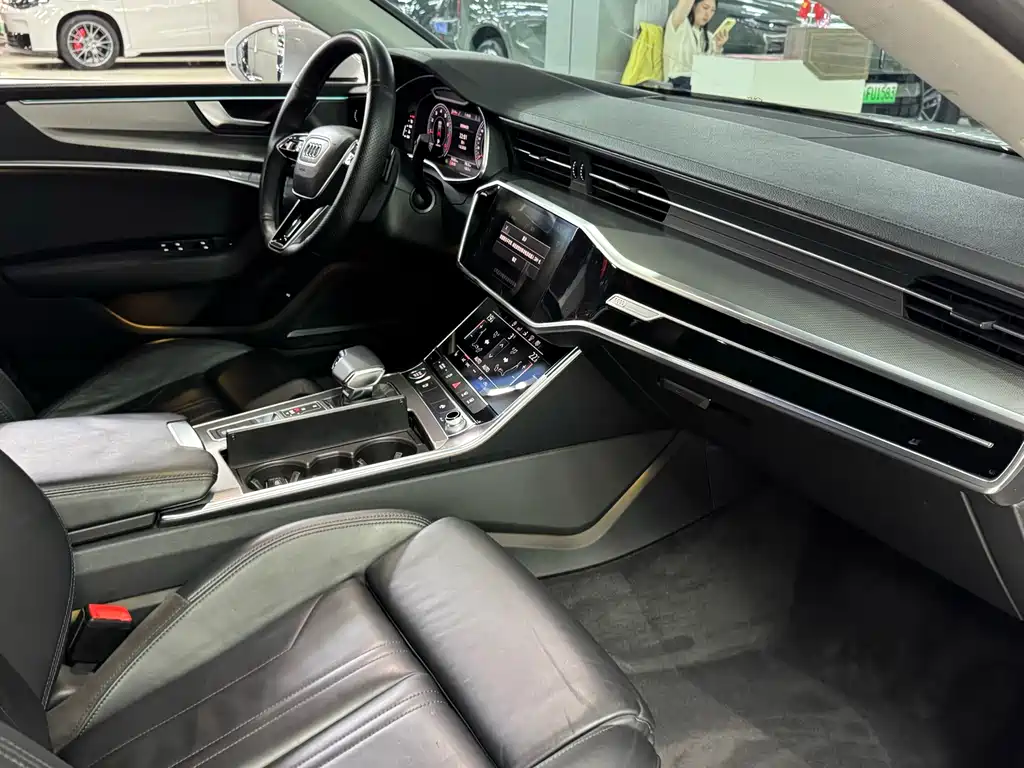 Audi A7 — фото 17