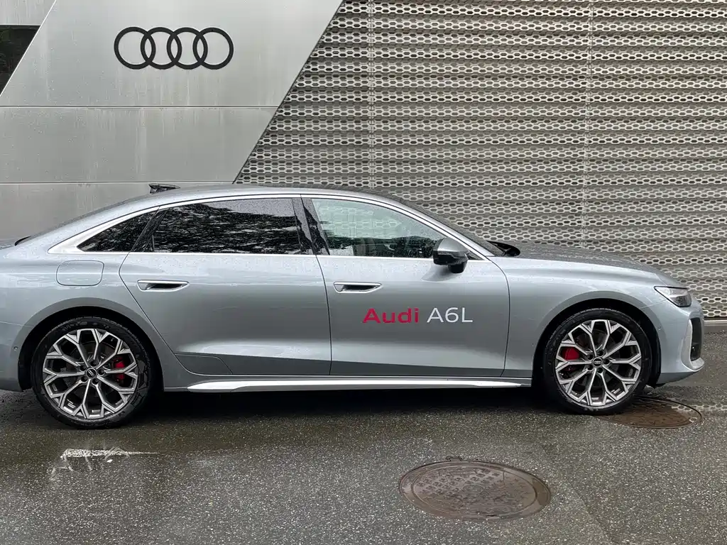 Audi A6L — фото 5