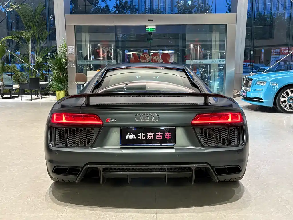 Audi R8 — фото 5
