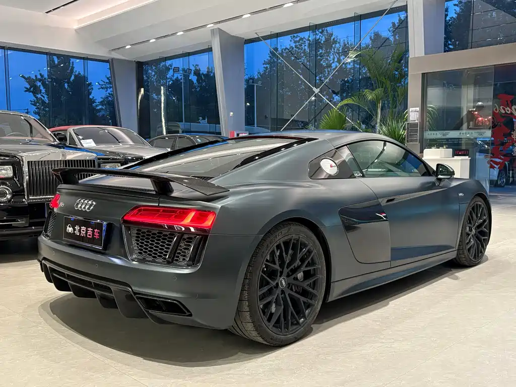 Audi R8 — фото 6