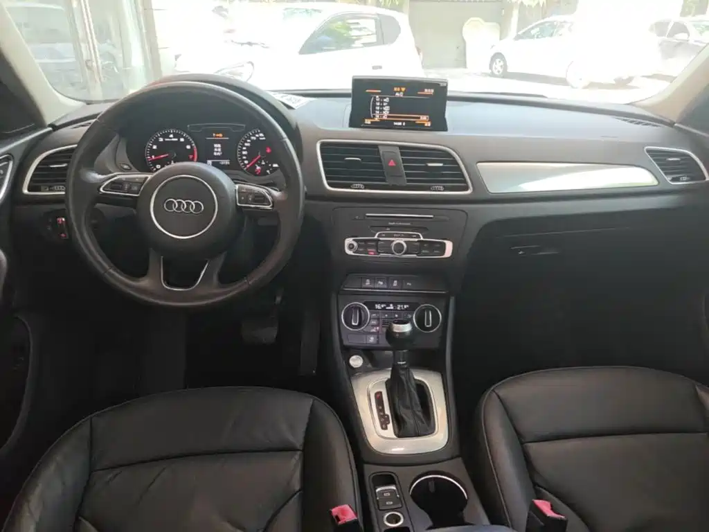 Audi Q3 — фото 10