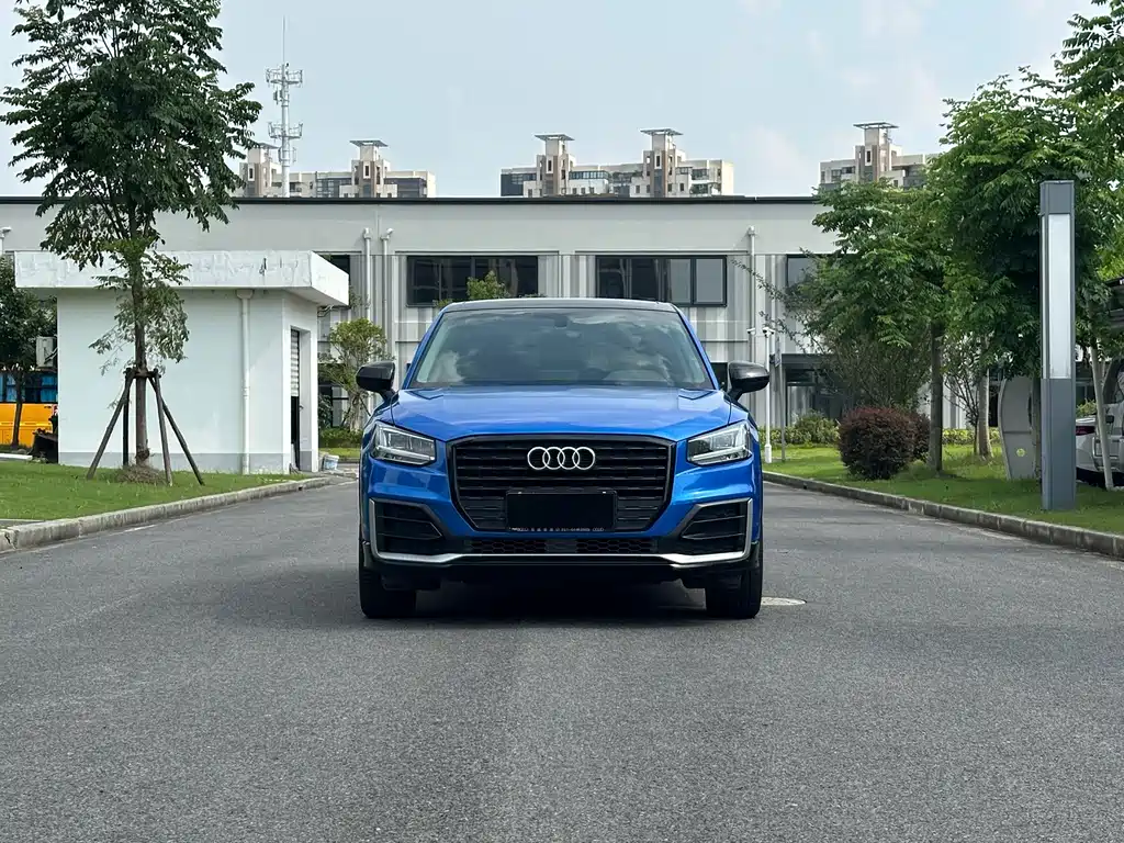 Audi Q2L — фото 2