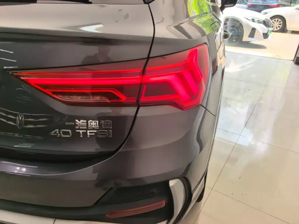 Audi Q3 Sportback — фото 8