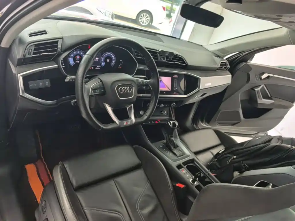 Audi Q3 Sportback — фото 10