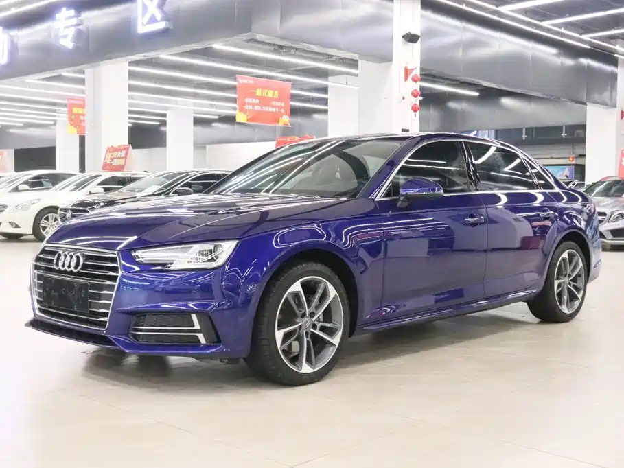 Audi A4L — фото 1