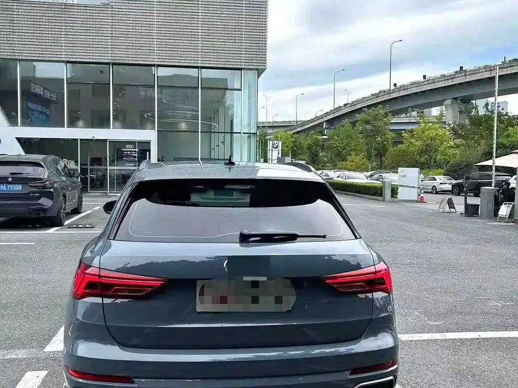 Audi Q3 — фото 4