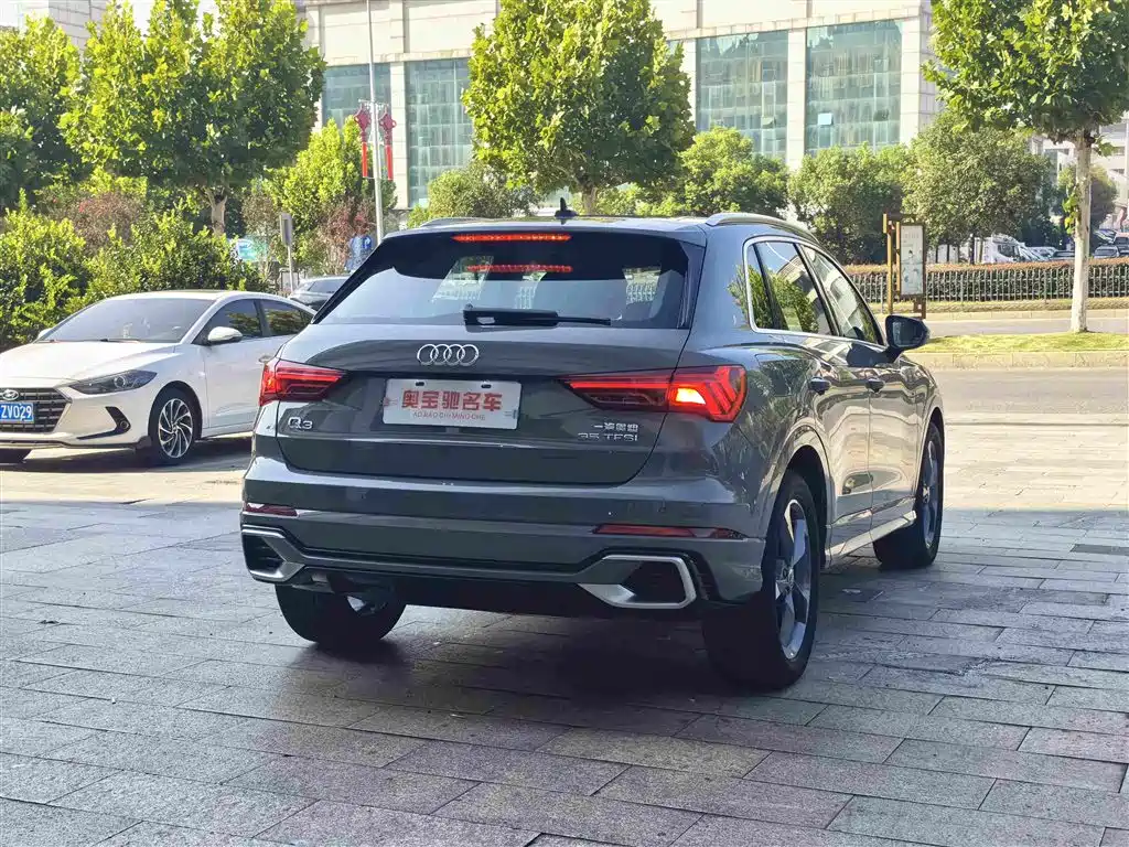 Audi Q3 — фото 7