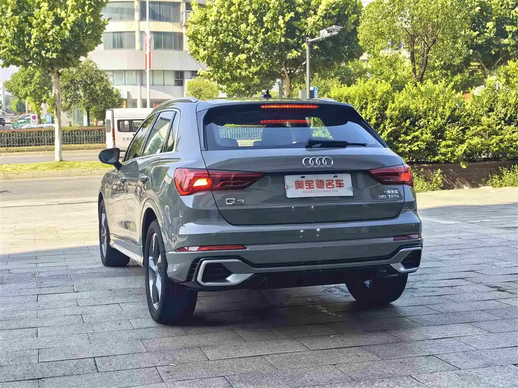 Audi Q3 — фото 9