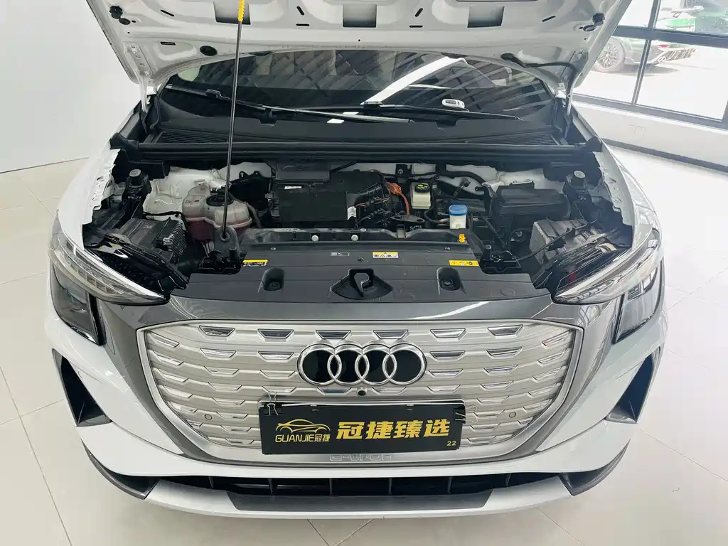 Audi Q5 e-tron — фото 2
