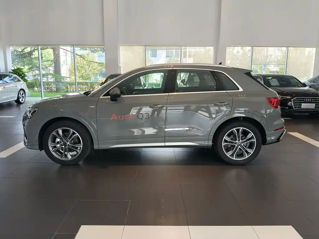Audi Q3 — фото 4