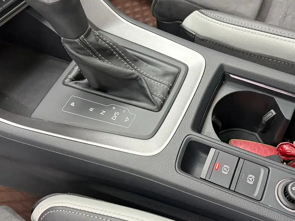 Audi Q3 — фото 14