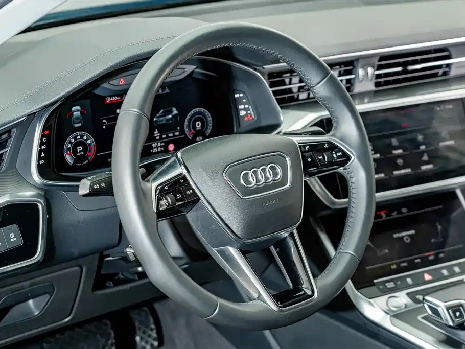 Audi A6L — фото 11