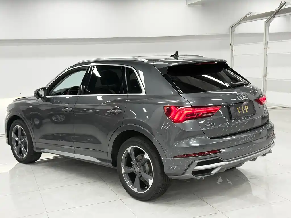 Audi Q3 — фото 6