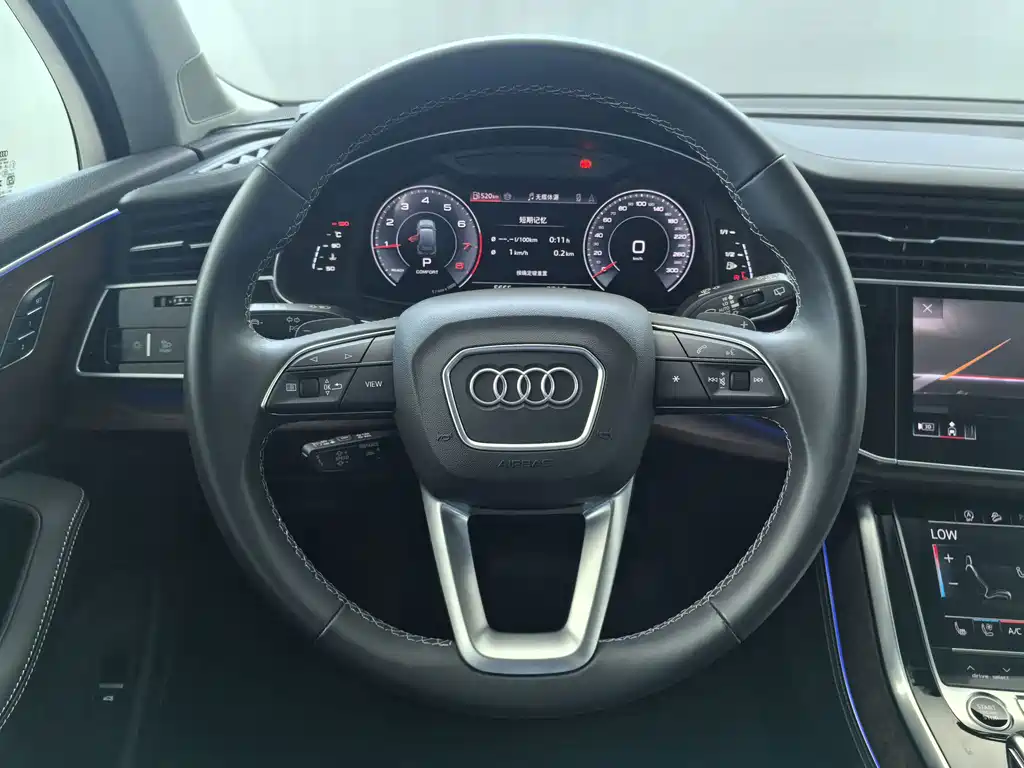 Audi Q7 — фото 7