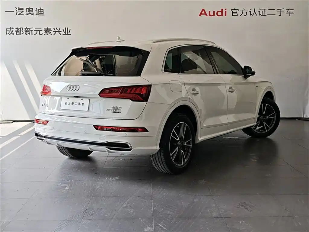 Audi Q5L — фото 4