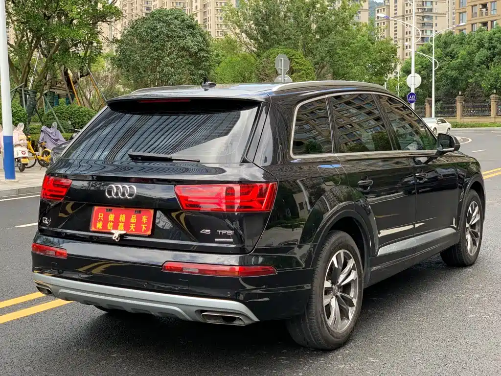 Audi Q7 — фото 4