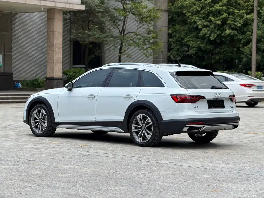Audi A4 (Import) — фото 7