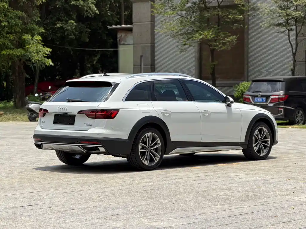 Audi A4 (Import) — фото 8